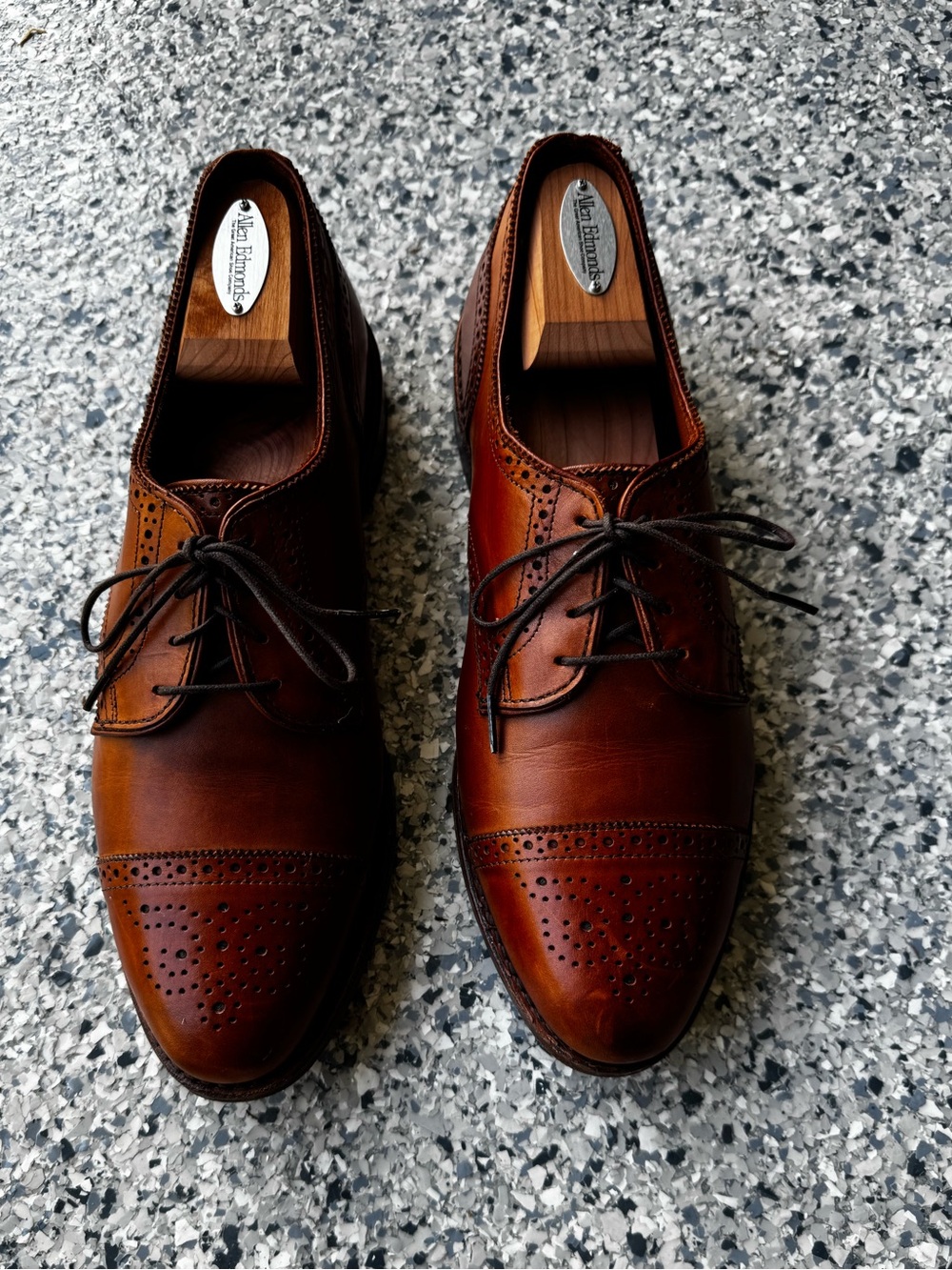 Allen Edmonds Men's Brown Leather Cap-Toe Oxford Brogues